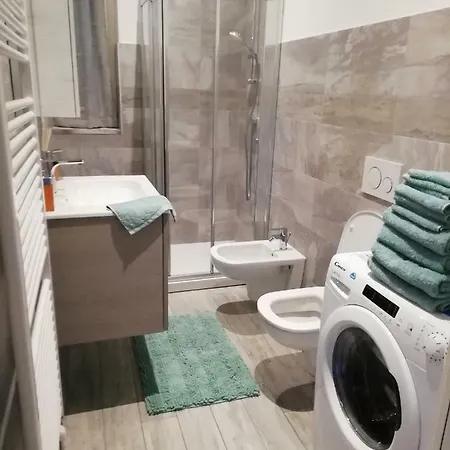 La Casa Di Angio Апартаменты Ланцо-д’Интельви